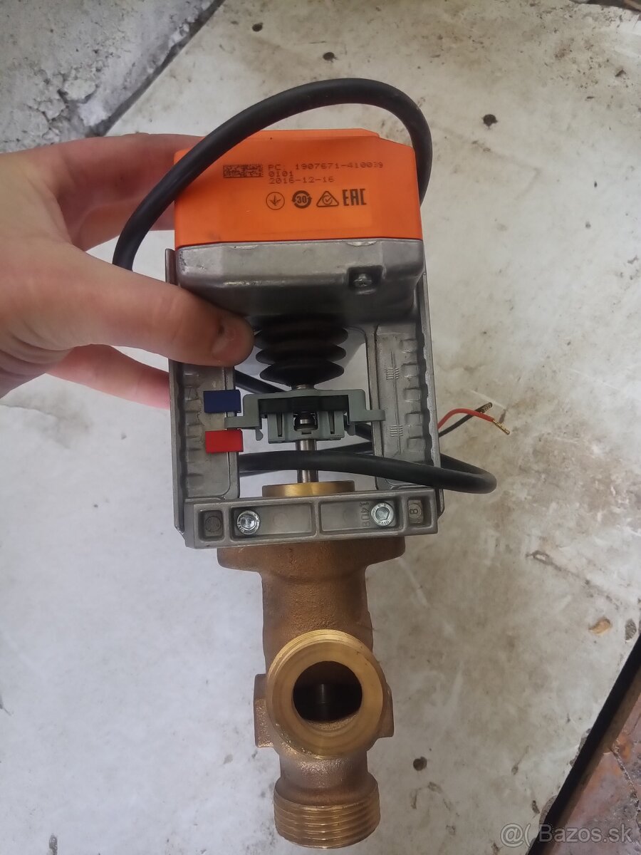 Servomotor trojcestny ventil Belimo LV24A-SZ-TPC