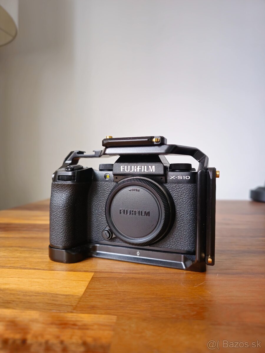Fujifilm X-S10