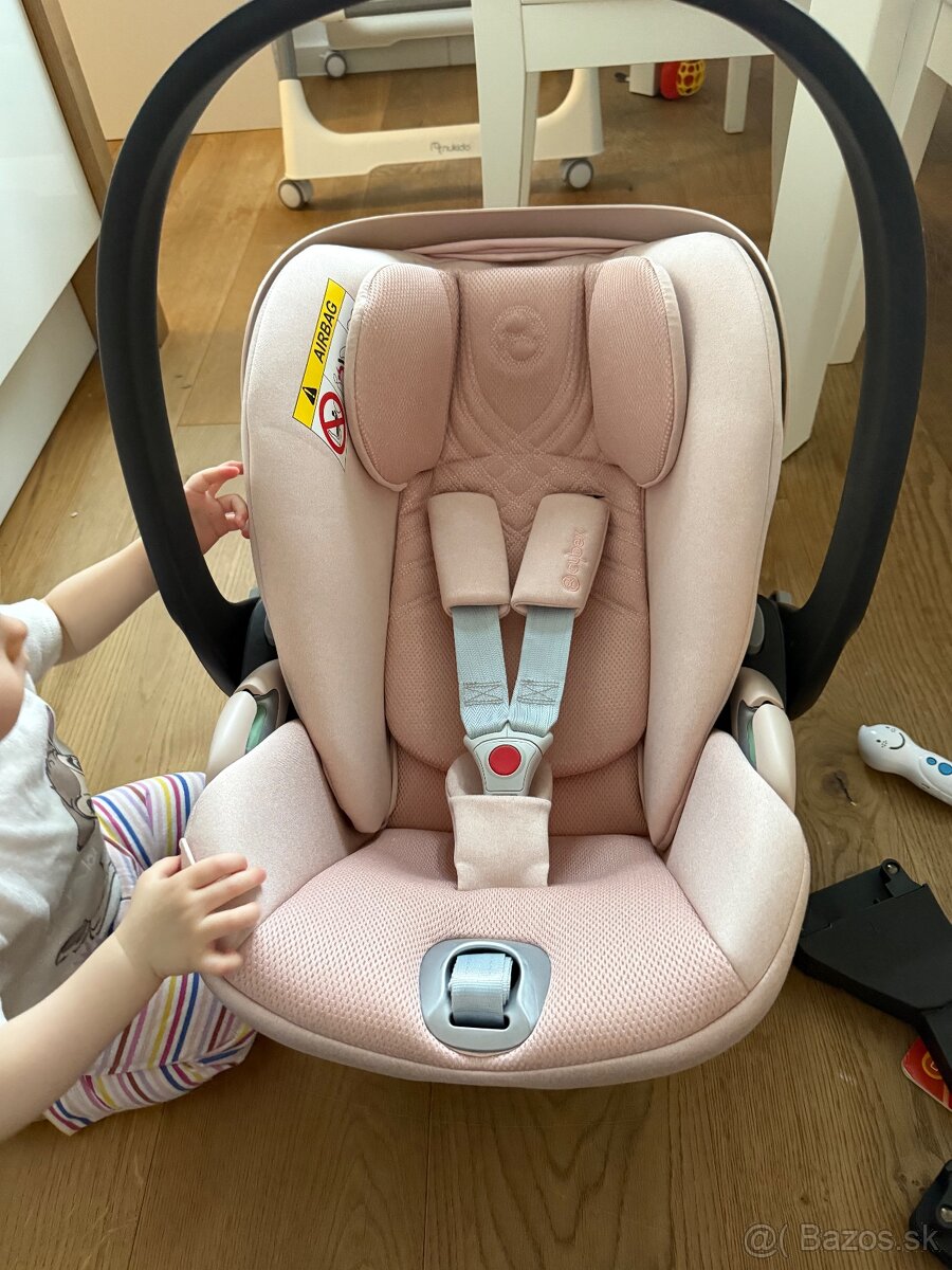 Autosedacka Cybex platinum Cloud T +