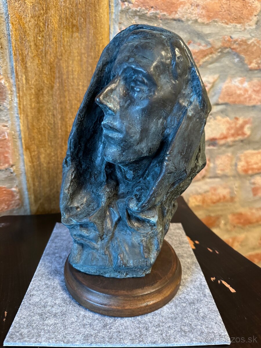 N.U Jozef Kostka bronzová socha Bojovník