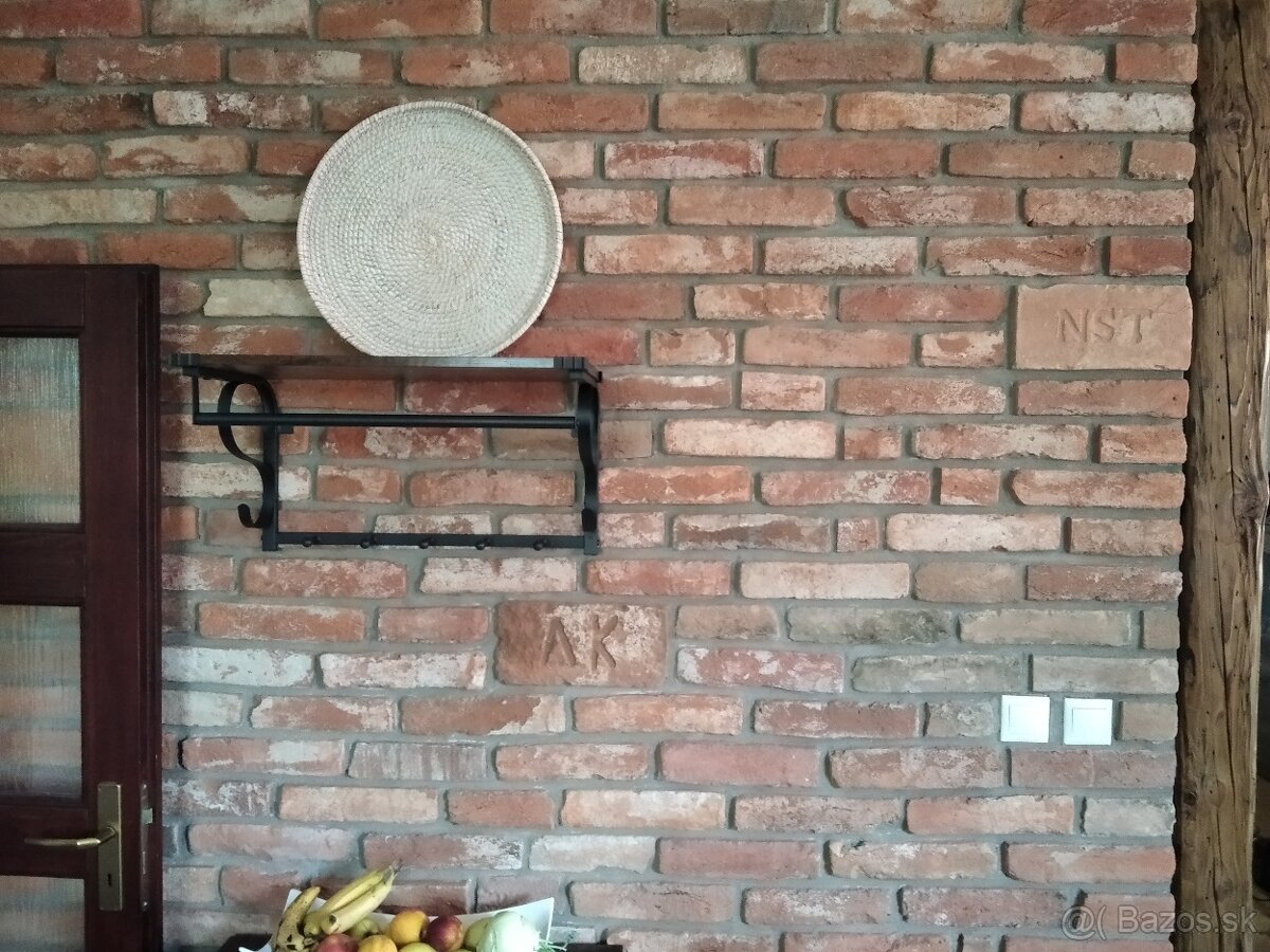 Tehlový obklad,rezaná tehla,tehlové pásiky