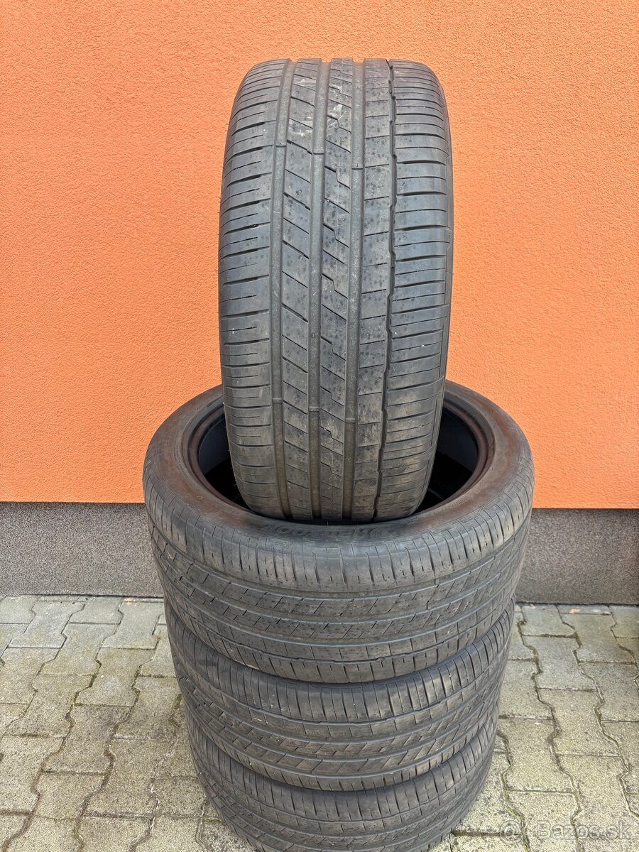 Letné pneu 285/40R22 Hankoook