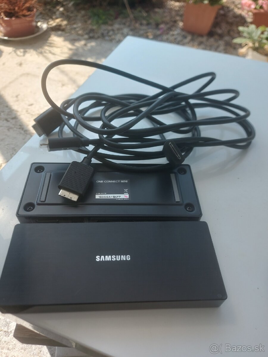 Kúpim si Samsung One Connect Mini Box BN96-35817B.