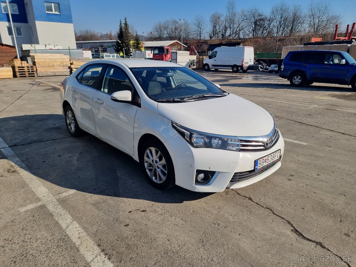 Toyota Corolla 1.6 valvematic r.v.2015
