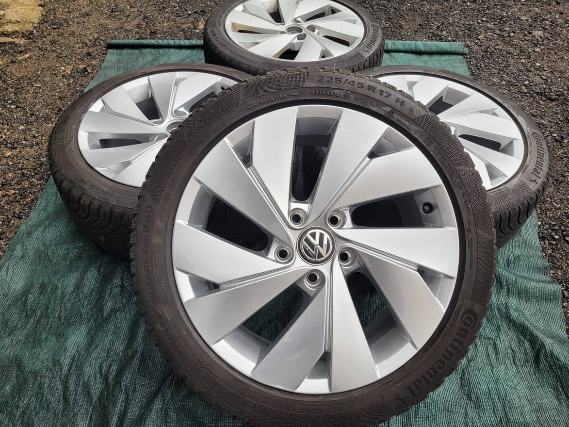 Zimní Alu sada kol Volkswagen Golf R17 ET51 Belmon