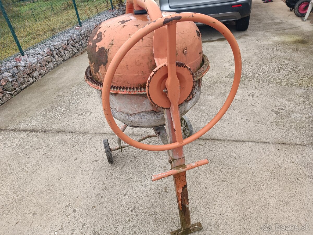 Predám miesacku 120 litrová, plne funkčná.