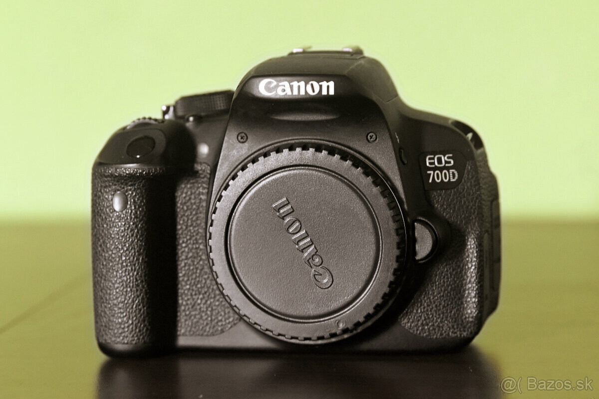 Canon 700D (nefunkčný vstavaný blesk)