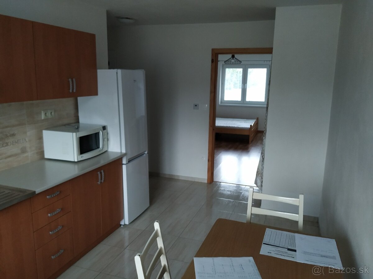 REZERVOVANÉ Prenájom, 1i byt, Kynceľová, Banská Bystrica.