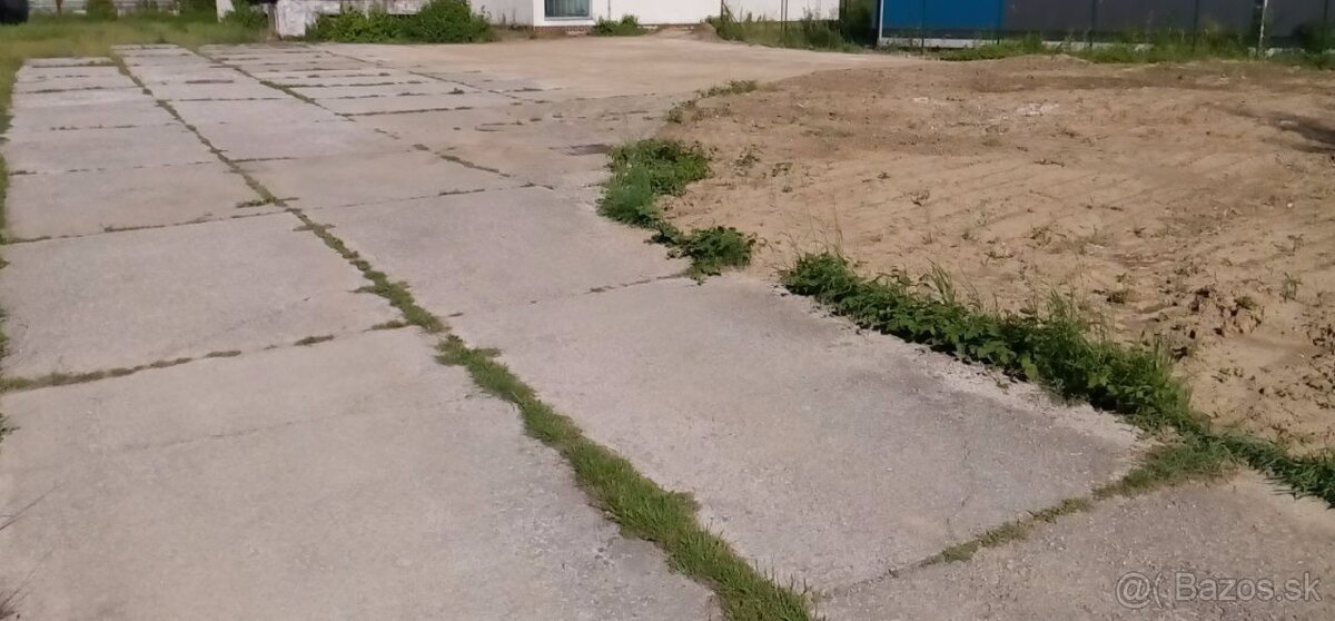 Spevnená plocha, Trenčín