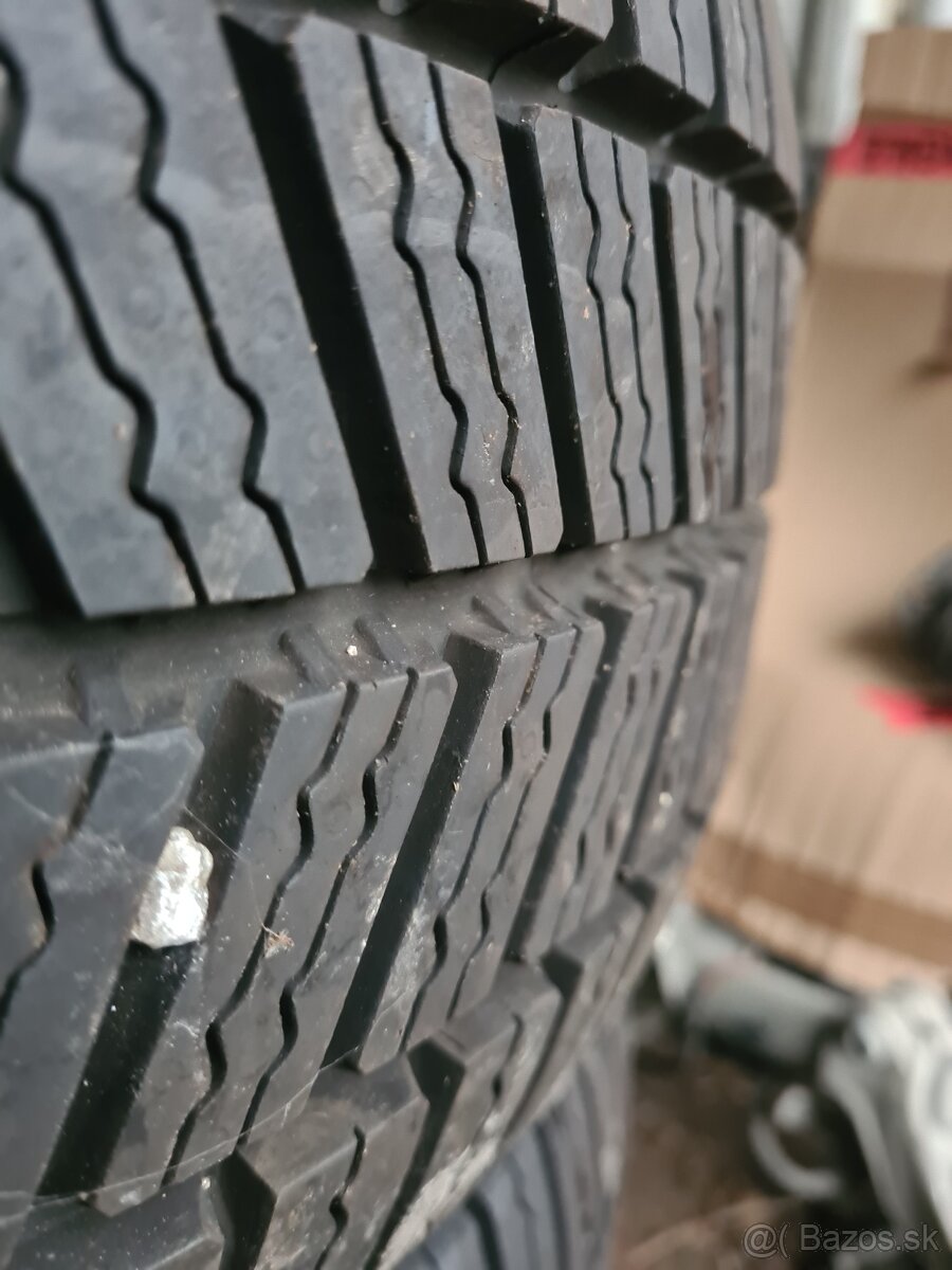 Celorocne 235/65R16 c Continental