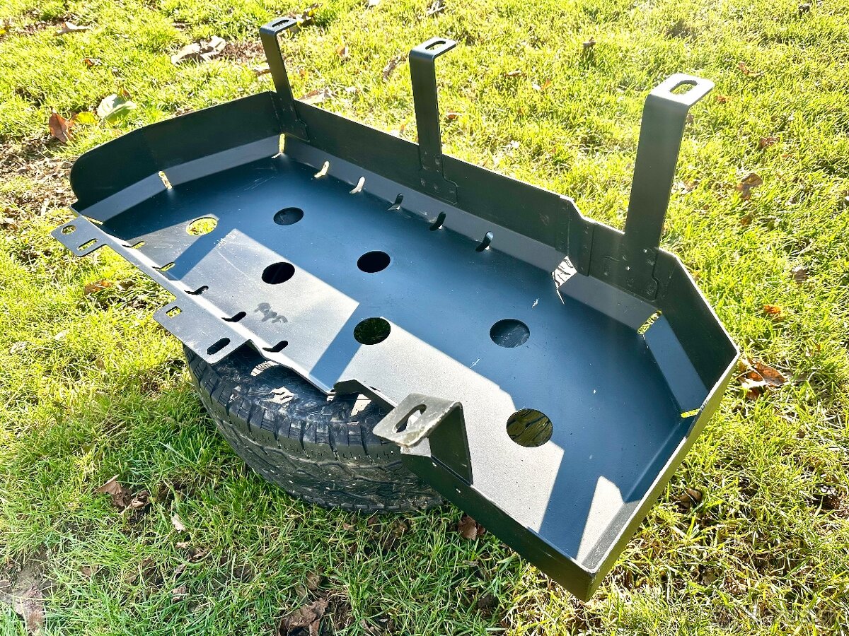 Držiak Kryt Palivovej Nádrže Jeep Grand Cherokee Comander