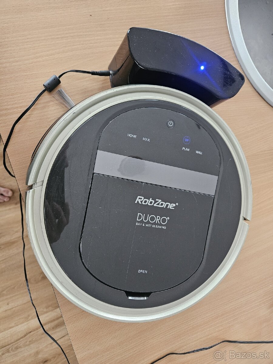 Robzone roboticky vysavač