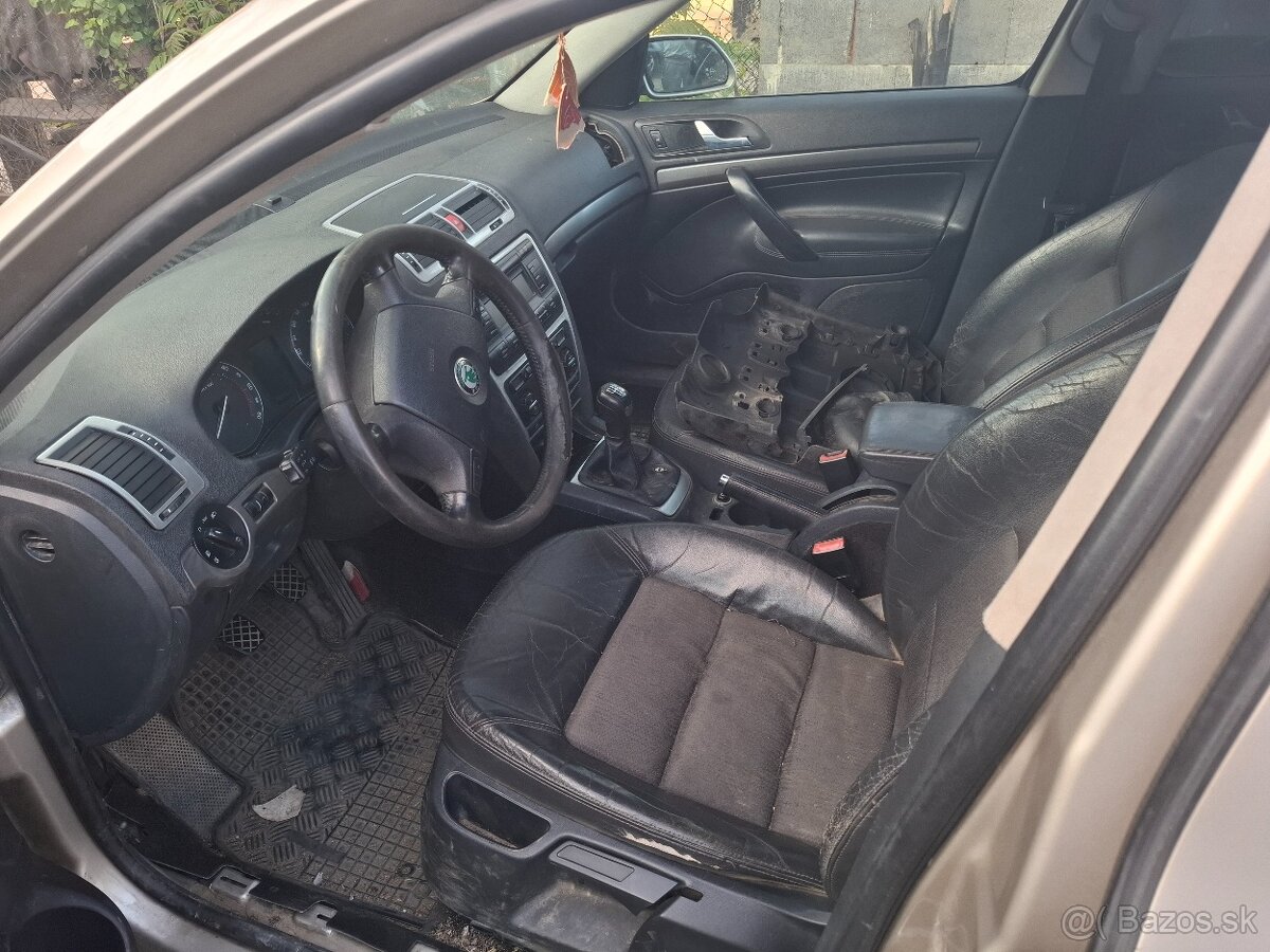Ponúkam na predaj kožený interiér  škoda octavia II
