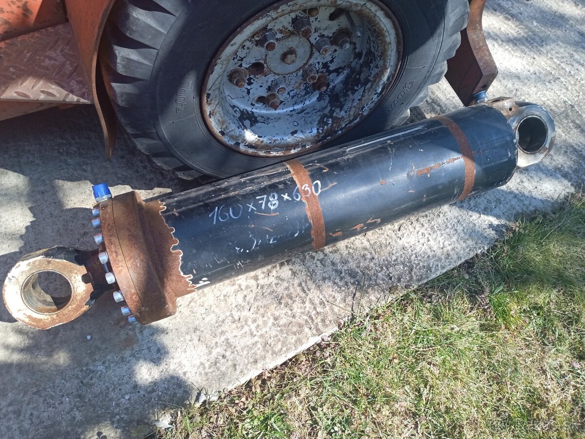 Hydraulický valec 70t