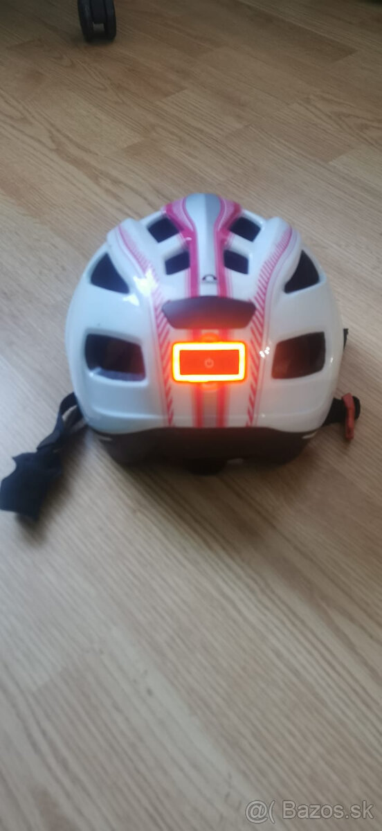 Damska cyklisticka prilba