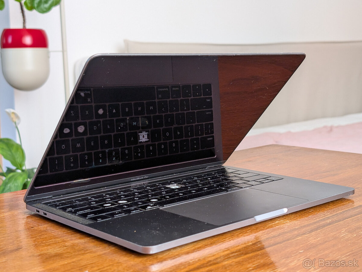 Macbook Pro 2017 A1706 - nefunkcny