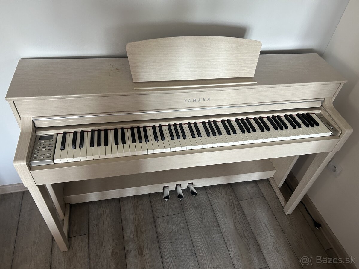 Klavír Clavinova CLP-535