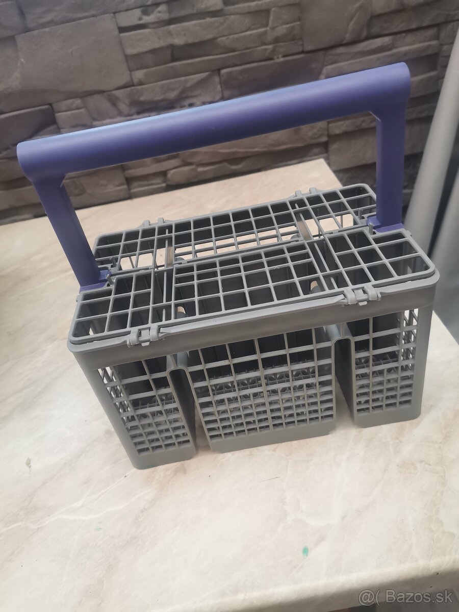 Košík na príbor do umyvačky.