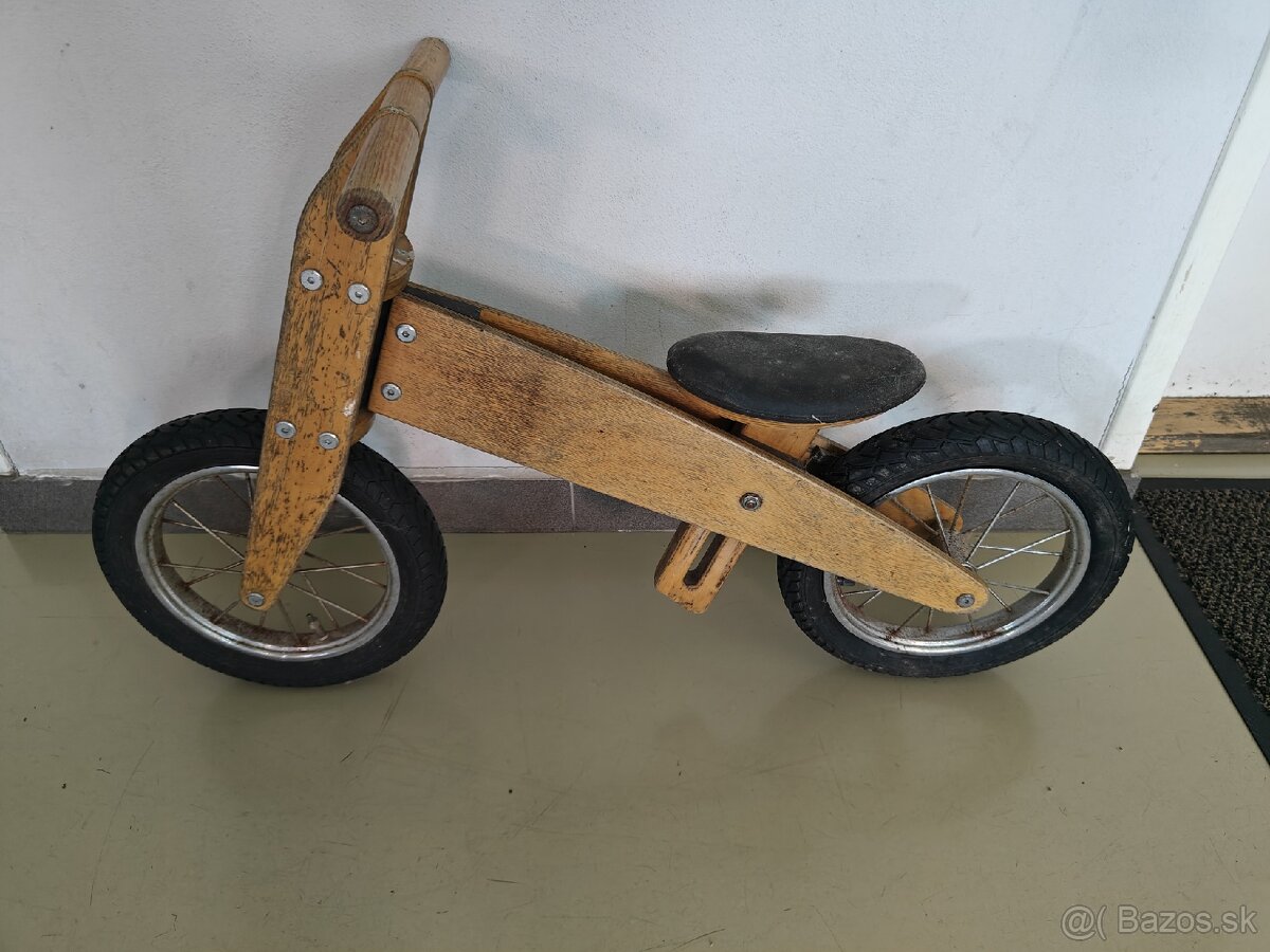 Drevené detské odrážadlo z preglejky