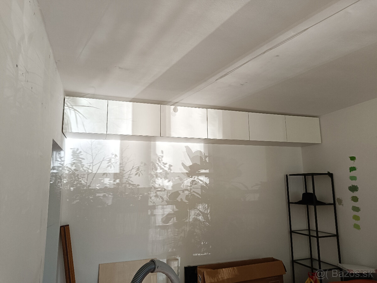 IKEA biele policové diely/skrinky BESTÅ