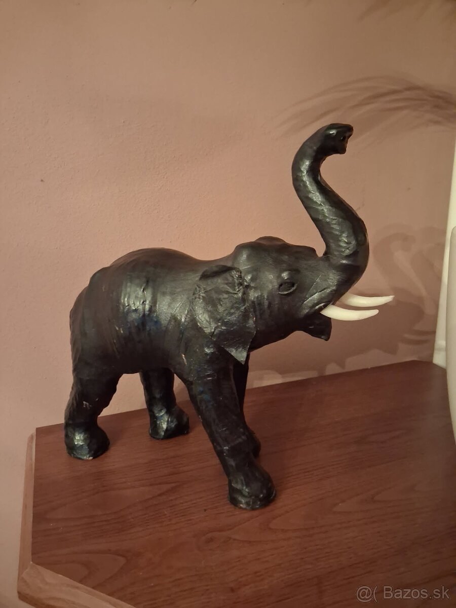 Vintage kožená socha slona/Kenya