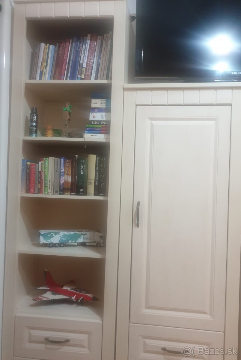 Študentská/Obývacia stena