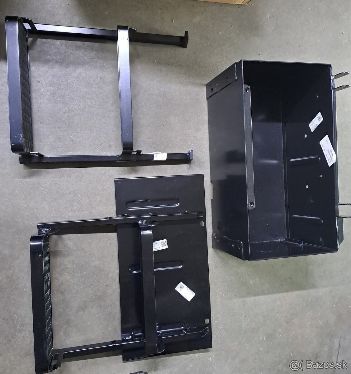 Stupacky, skrinka na bateriu na Zetor -