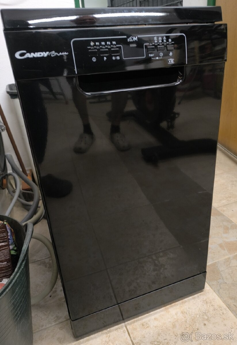 Umývačka riadu Candy používaná rok