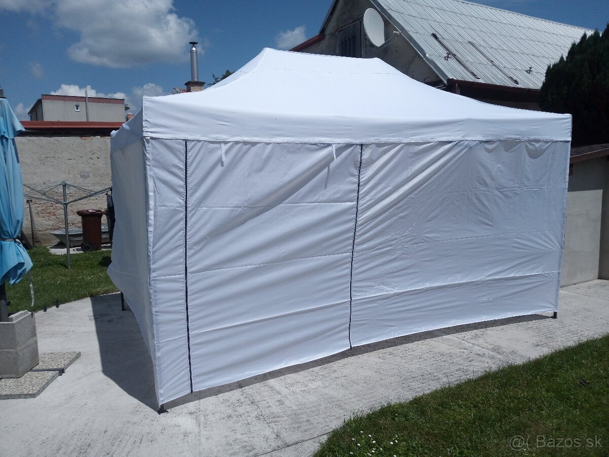 Noznicovy stan 4,5x3m