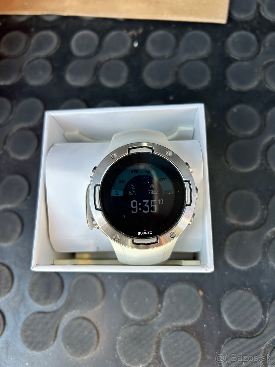 Predám Smart hodinky Suunto 5.