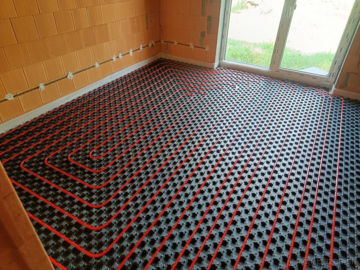 Systémová doska Rehau