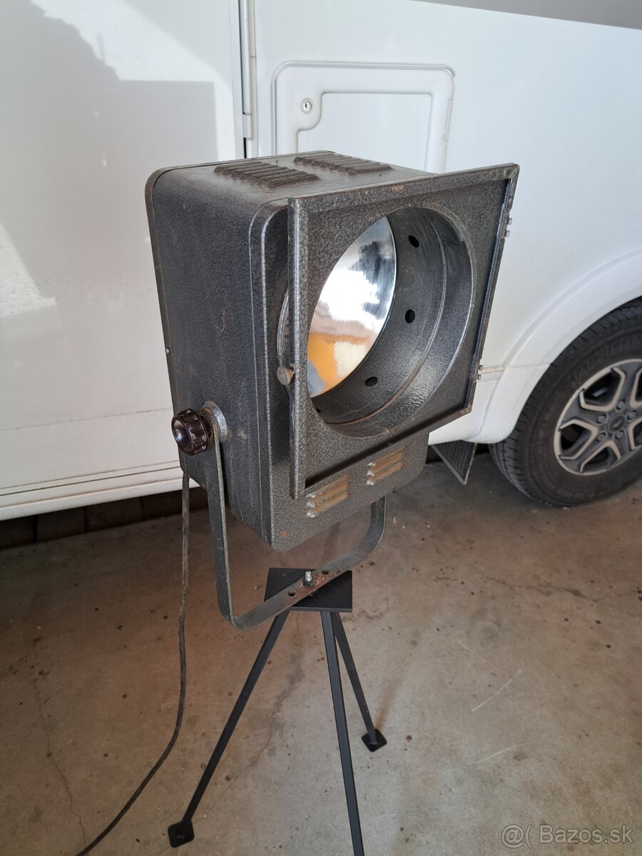 Retro lampa divadelna industrialna