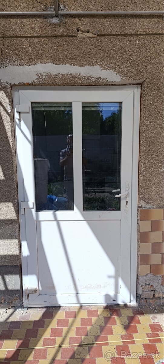 Dvere plastové 2000x1060 Tvrdošovce, pánty treba nové