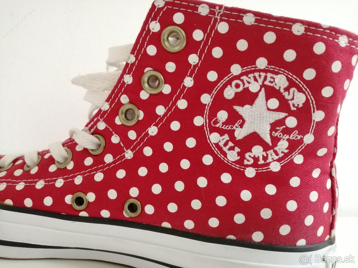 CONVERSE bodkované