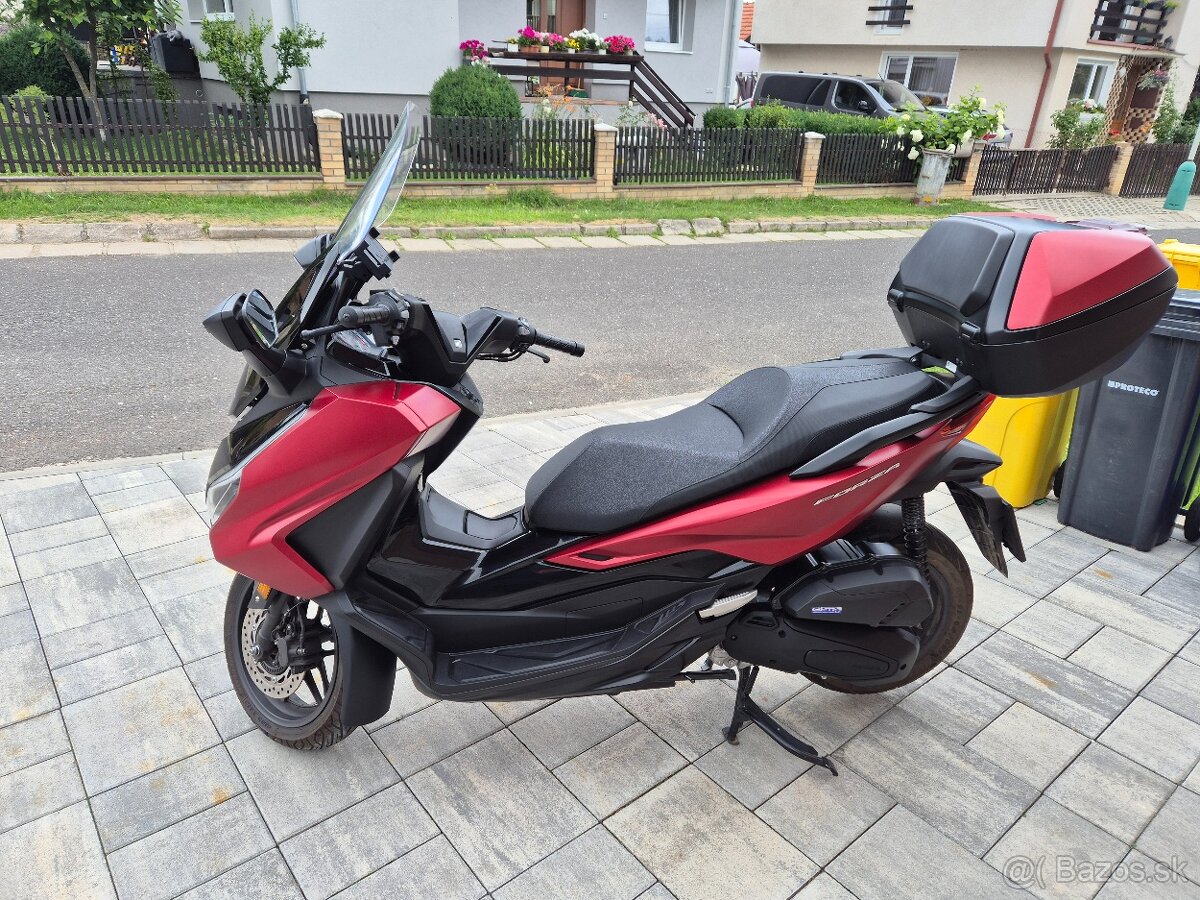 Honda forza 125