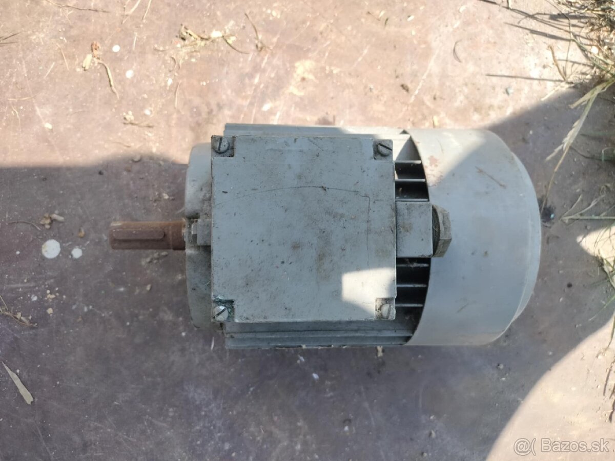 Elektromotor (11)