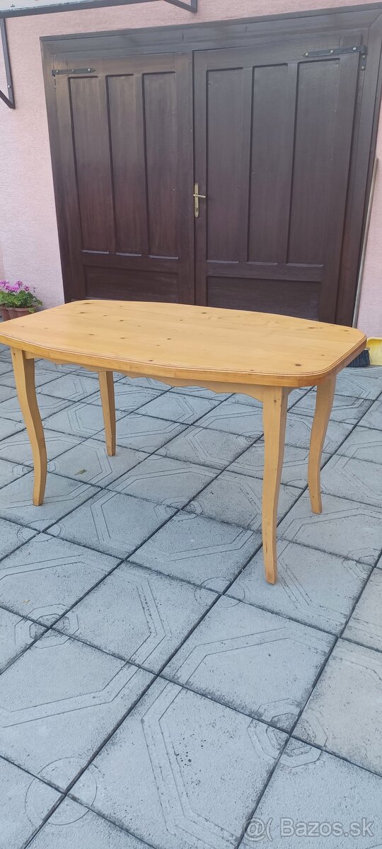 Kuchynský stol