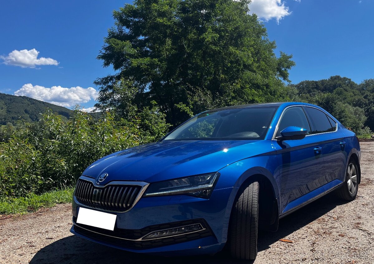 Škoda Superb 2.0 TDI 110 kW 7DSG - Modrá Race Blue Metalíza