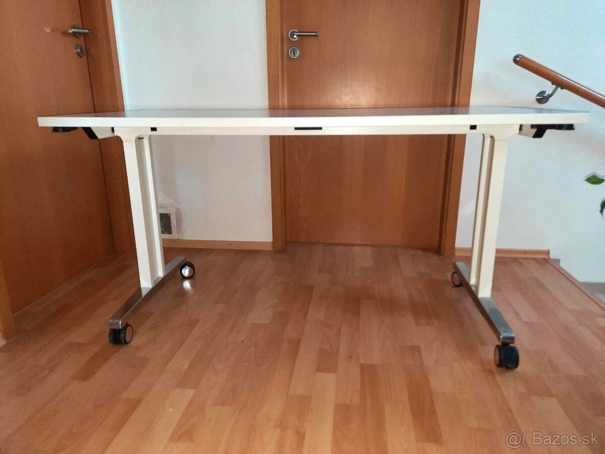 Veľký stôl skladací