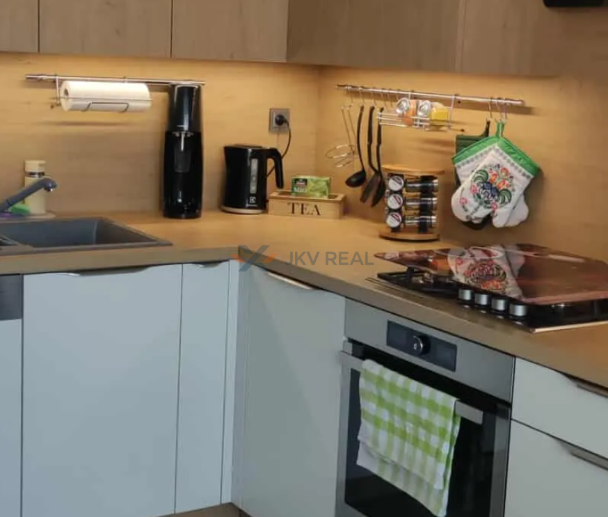 Na prenájom 3 izbový byt v Petržalke