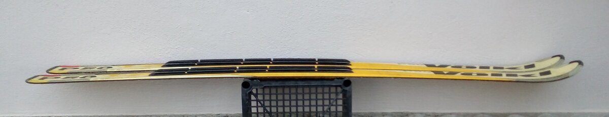 Zjazdové lyže völkl