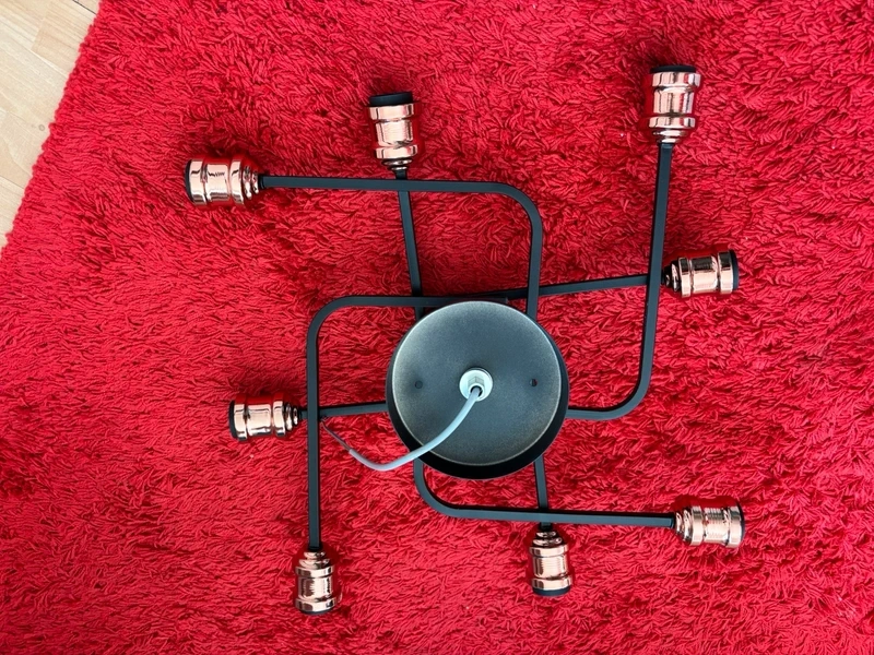 Stropne svietidlo cierne