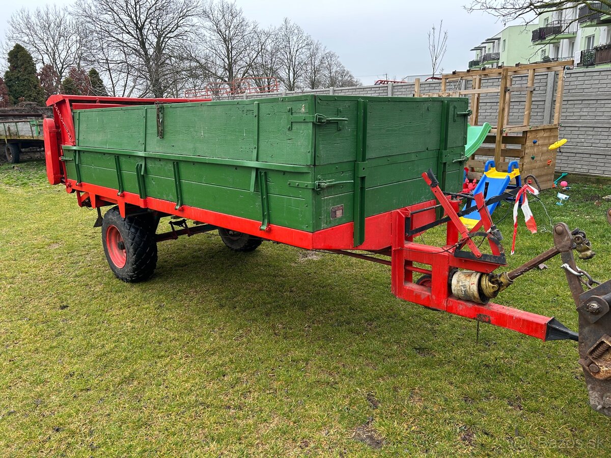 Rozmetalo maštalneho hnoja