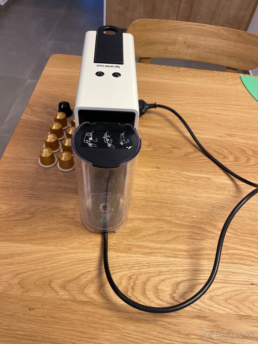 Nespresso Essenza Mini biely, takmer nikdy nepoužitý
