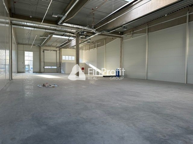 Vykurované obchodno-skladovacie a výstavné priestory na pren