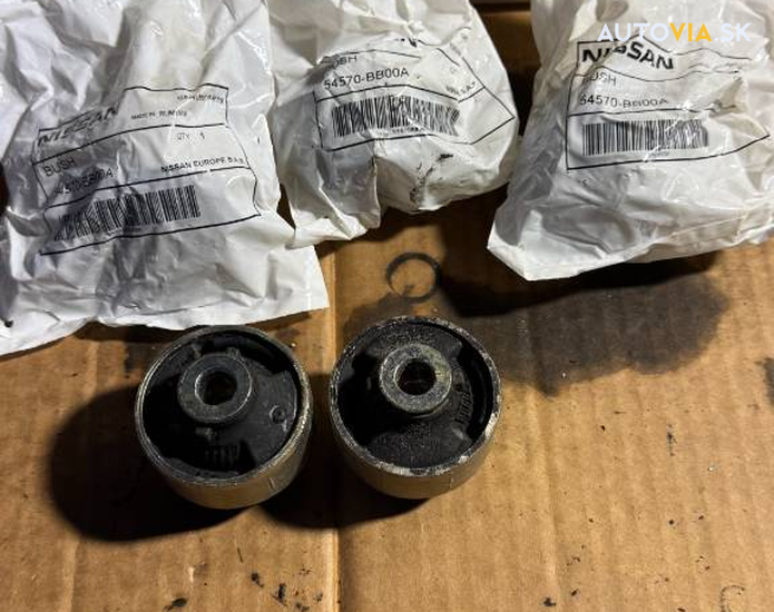 Silentblok predného ramena