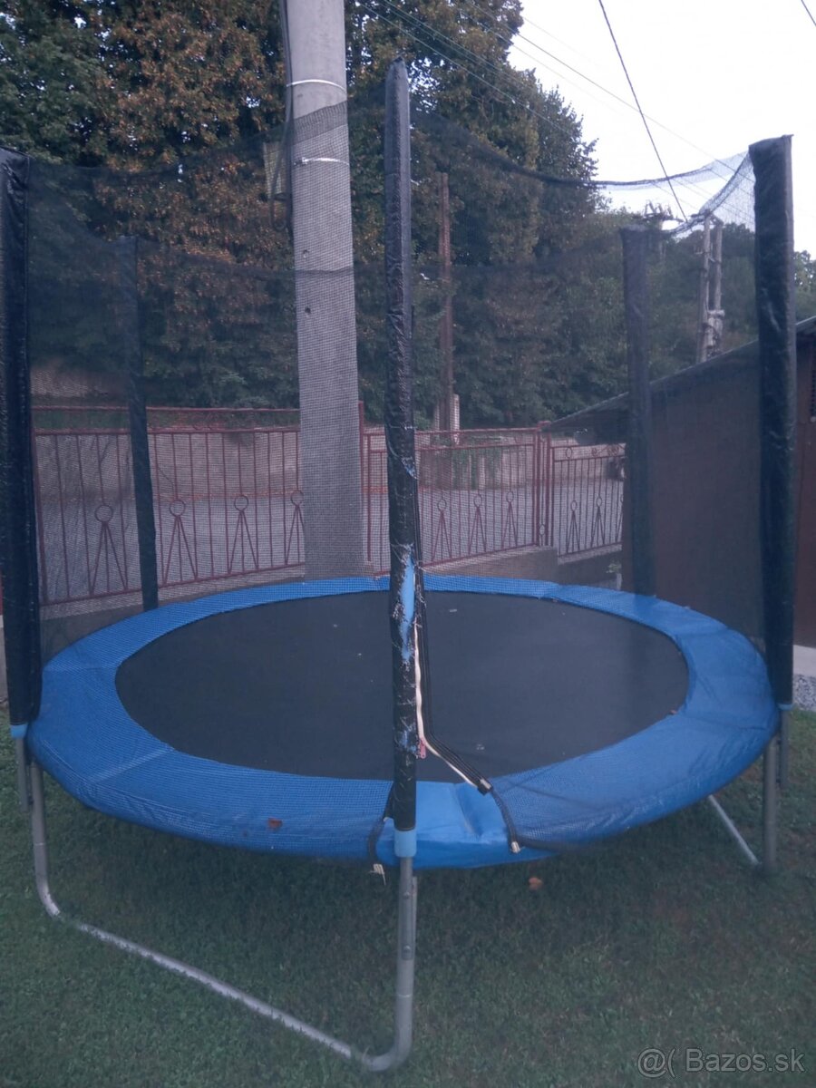Trampolína