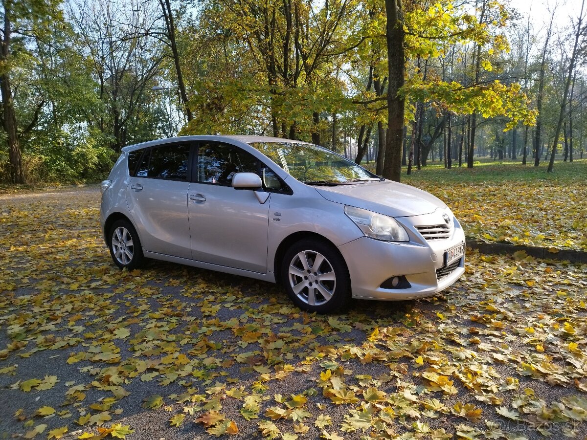 Toyota Verso, Strieborná metalíza pastelová