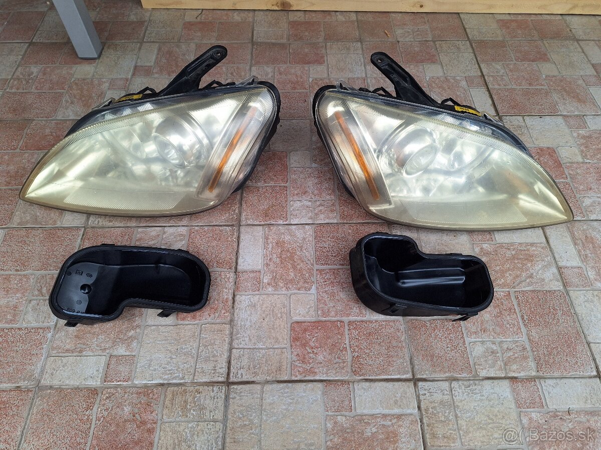 Predám svetlomety Ford C-max r.v 2006