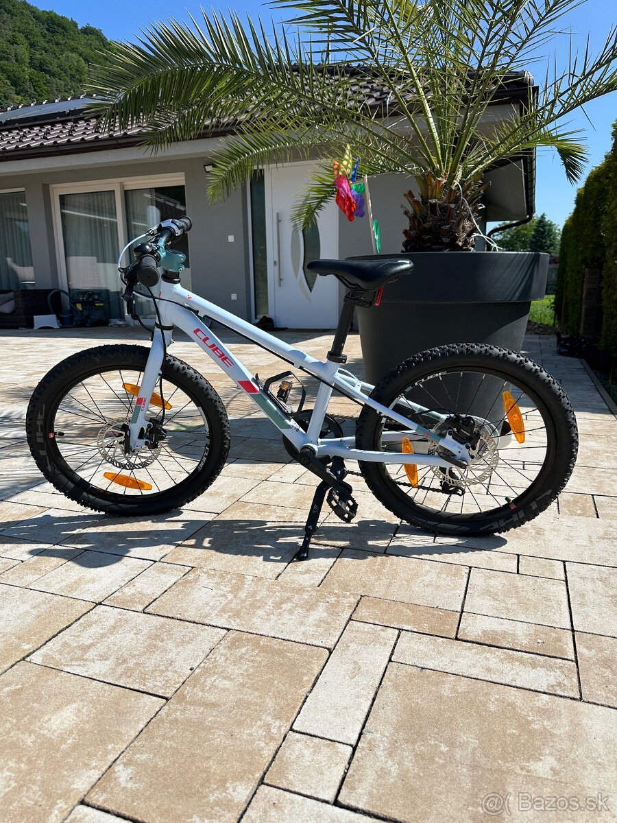 Dievčenský bicykel 20”